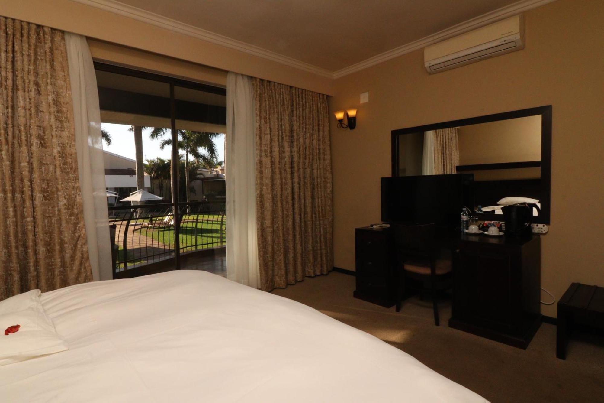 Happy Valley Hotel And Casino Ezulwini Exteriör bild